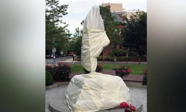Mahatma Gandhi’s statue outside Indian Embassy in Washington vandalised